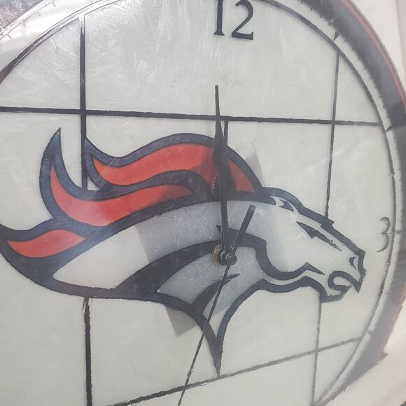 NEW NFL Denver Broncos Art Glass Clock - Picture 2 of 3